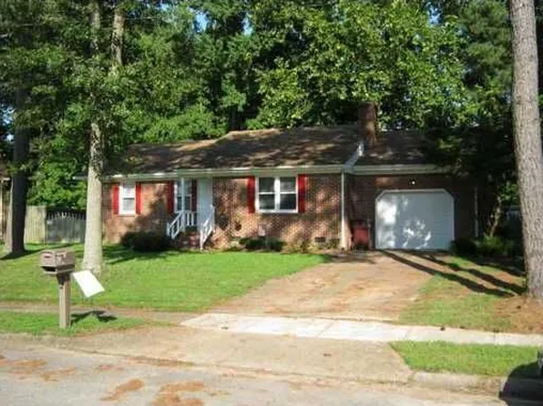 903 Hanbury Ct, Chesapeake, VA 23322