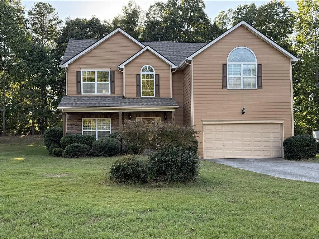 4 bed, 2.5 bath, 2300 sqft, $2,500 — Photo 1
