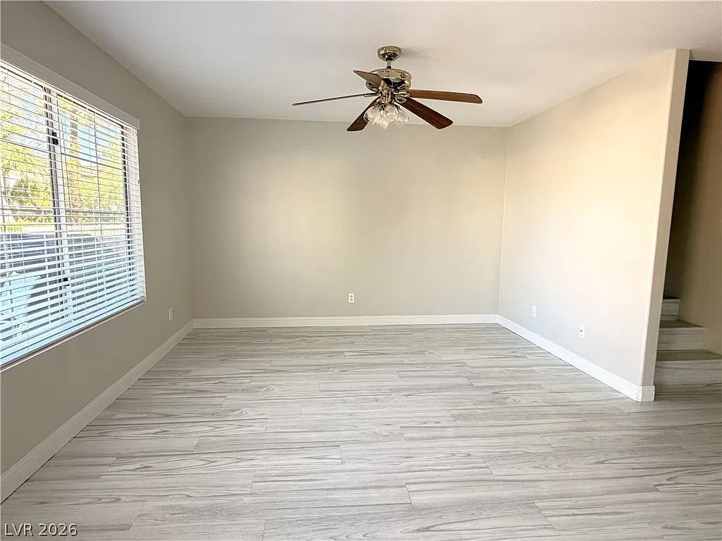 3 bed, 2.0 bath, 1376 sqft, $2,150 — Photo 4