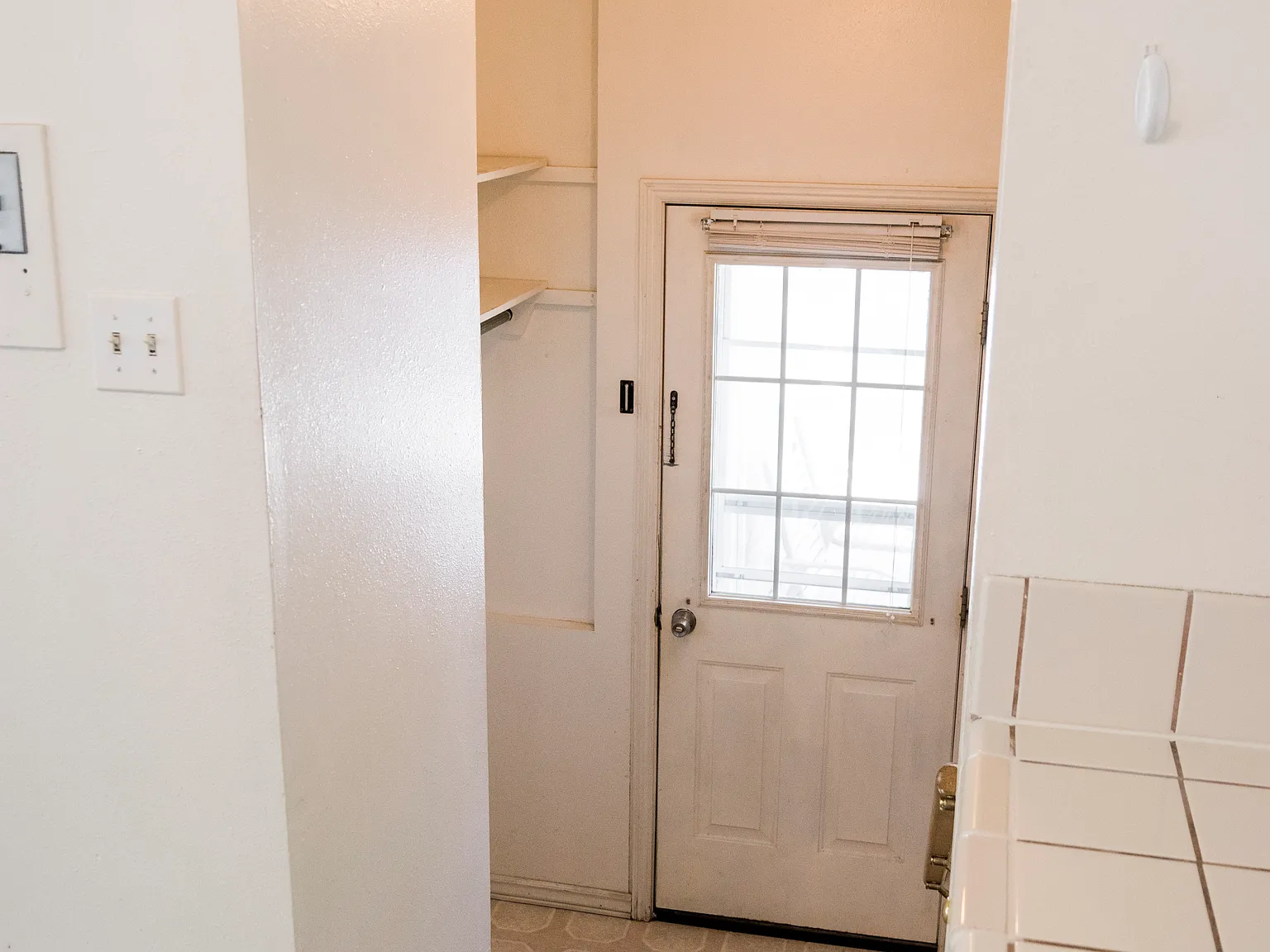 2 bed, 1400 sqft, $1,500 — Photo 4