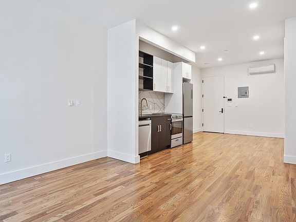 2nd image of 365 Saint Johns Pl #3J