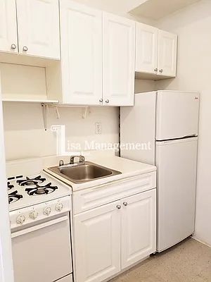Rented by Lisa Management | media 15