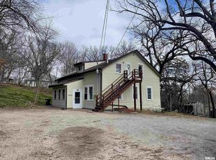 3030 Indian Rd, Davenport, IA 52802