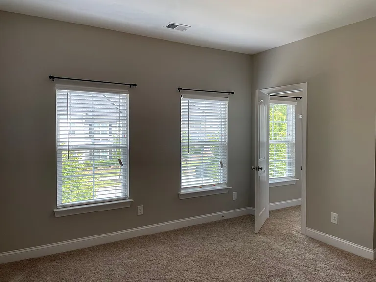 2510 Gallery Dr — Photo 17
