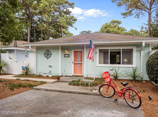 114 Lagoon Ln, Atlantic Beach, NC 28512