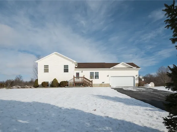 26135 Cottontail Dr, Watertown, NY 13601