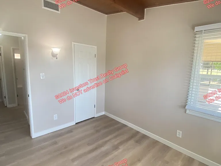 703 E Linfield St — Photo 27