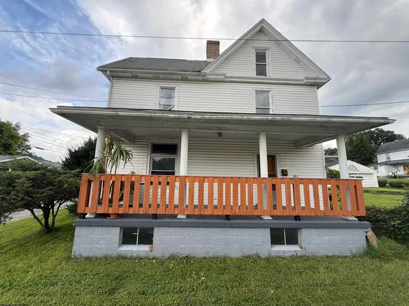 301 Seneca St, Westover, WV 26501