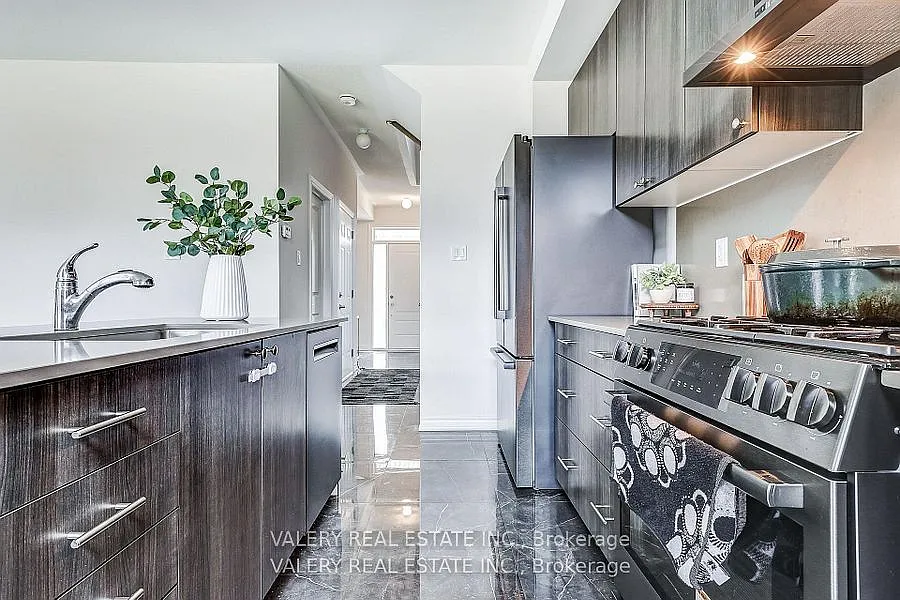 3 bed, $2,900 — Photo 4