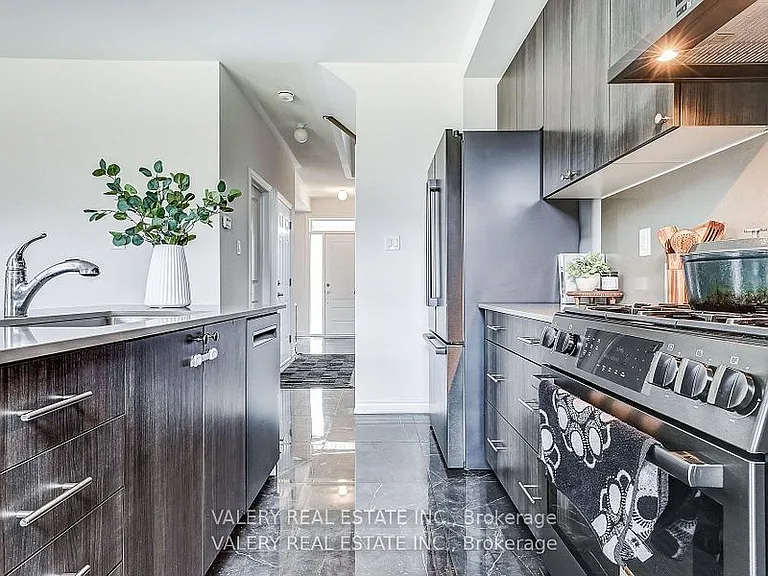 26 Sam Battaglia Cres — Photo 4