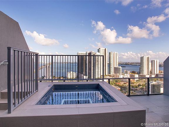 4th image of 121 NE 34th St Penthouse 7