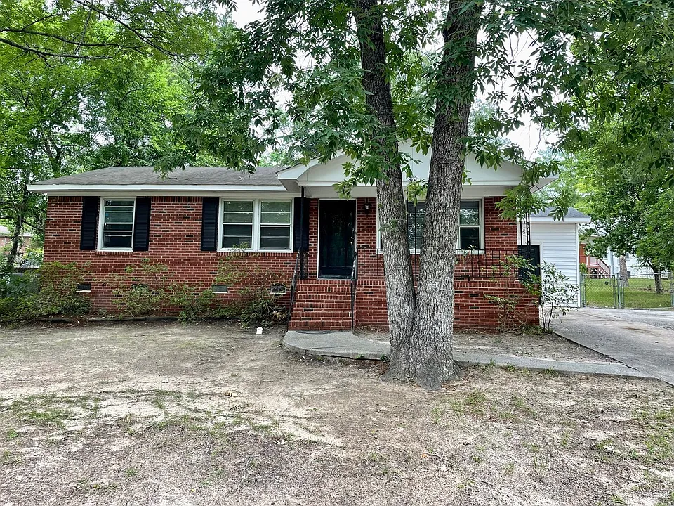 3824 Lee Hills Dr