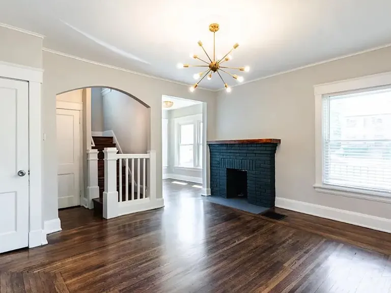 2556 Williams Ave — Photo 5