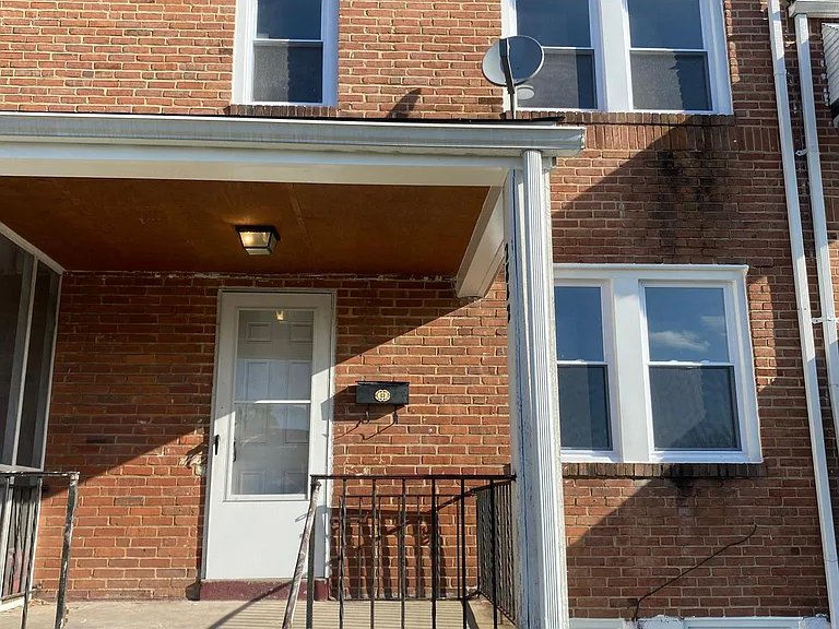 2842 Oakford Ave — Photo 1
