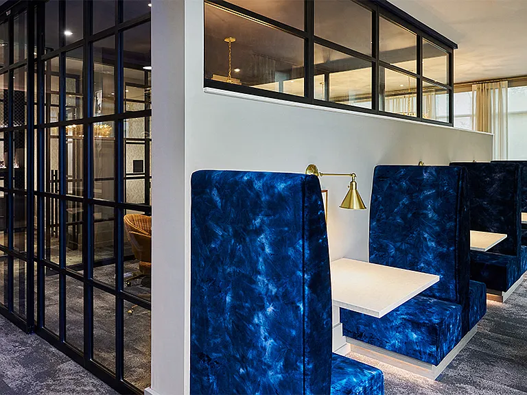 Multi-use business lounge