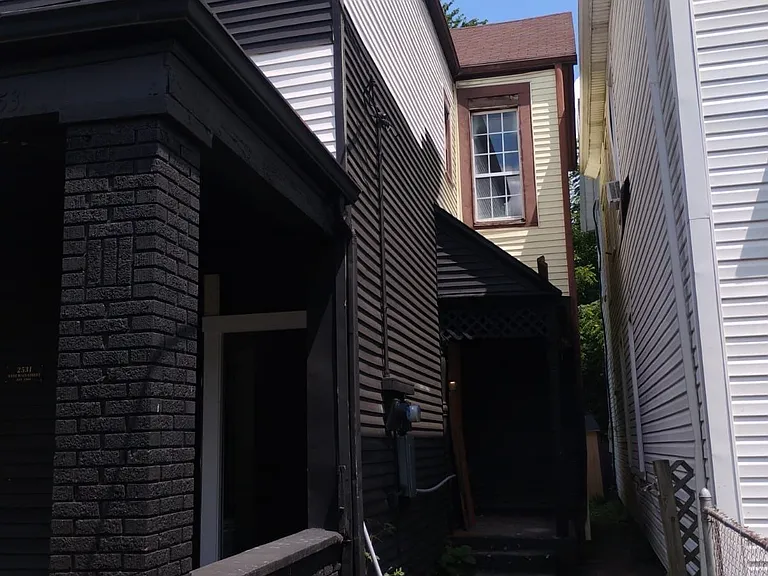 2531 W Main St — Photo 3