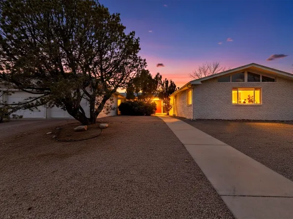 2407 Ada Pl NE, Albuquerque, NM 87106