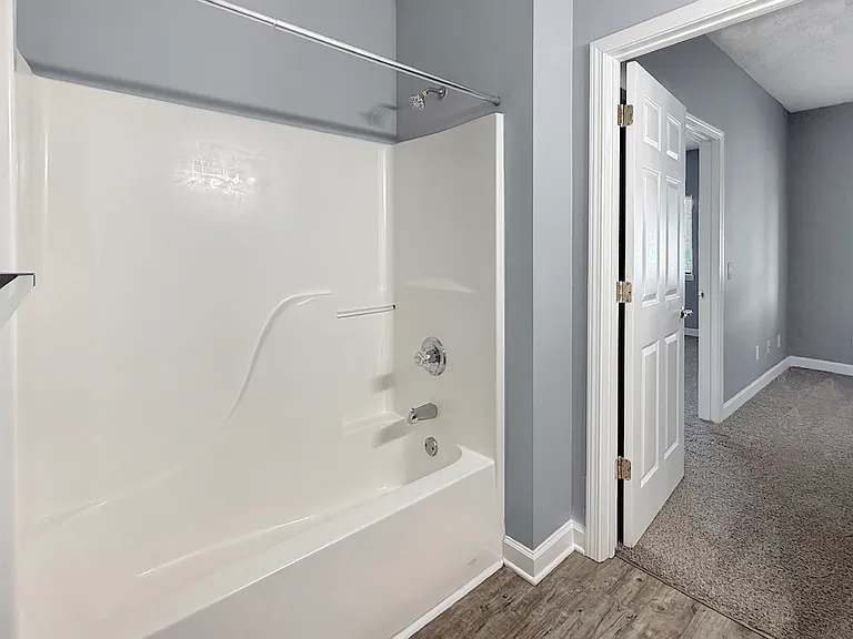 Cross Lake Apartments — Photo 106