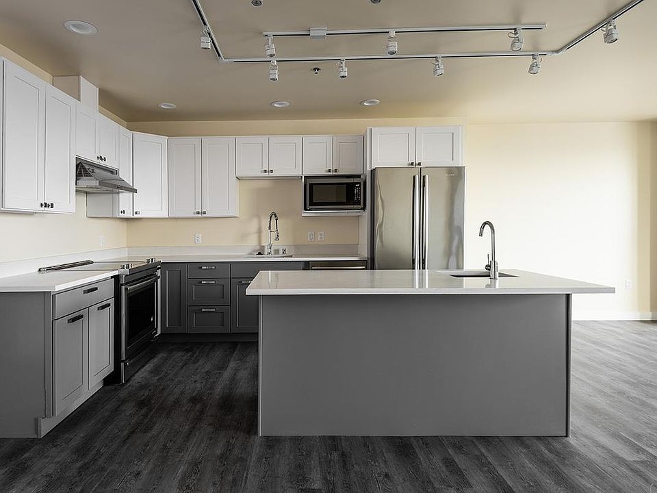 MODERN KITCHENS