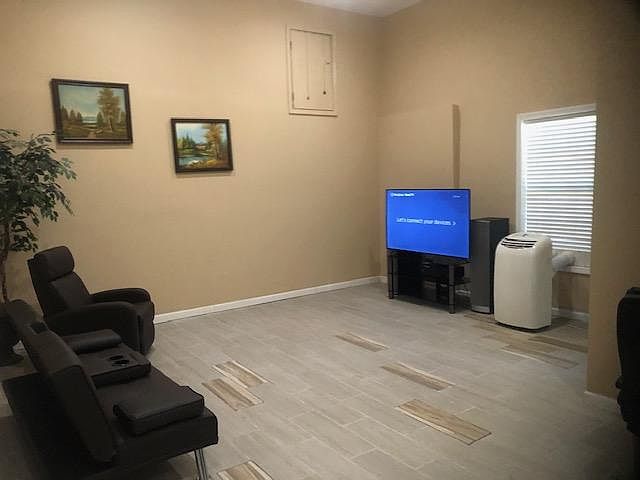 Main inside living space (pic 2)