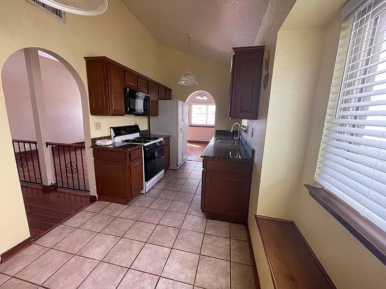 2244 Robert Wynn St — Photo 5