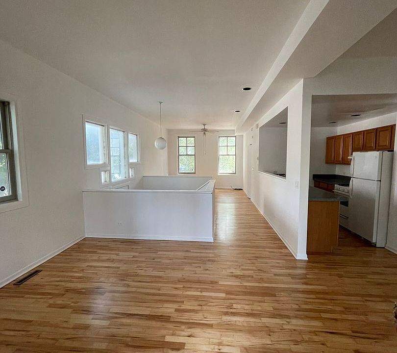 1st image of 826 W 18th St #4919816
