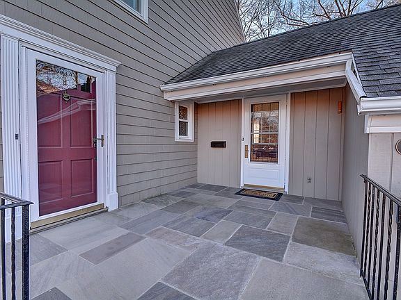 3rd image of 84 Westminster Dr