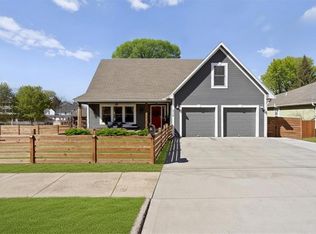 715 S 4th St, Atchison, KS 66002