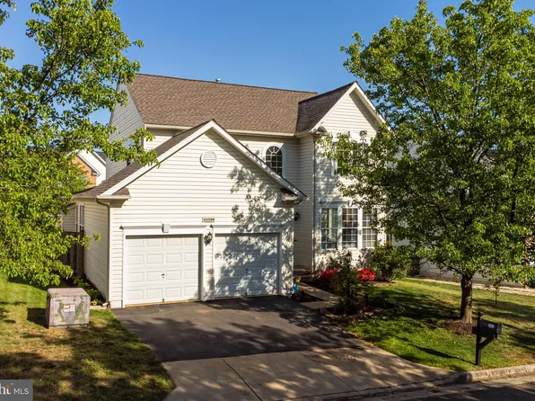 45599 Victoria Station Dr, Sterling, VA 20166