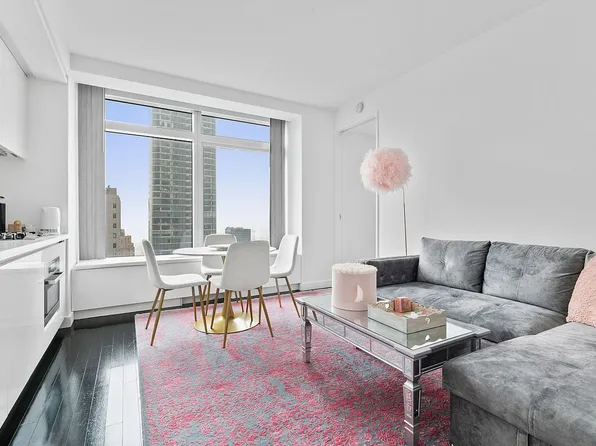123 Washington St APT 41H, New York, NY 10006