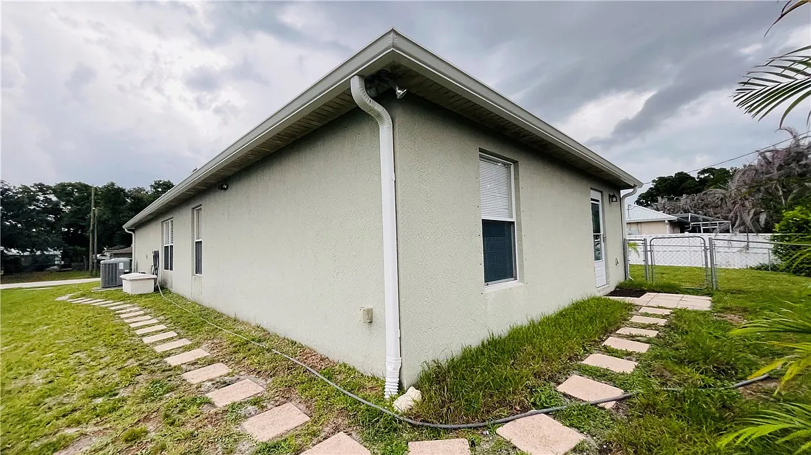 1 bed, 1.0 bath, 600 sqft, $1,400 — Photo 2