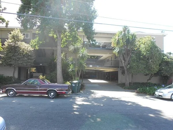 836 Walnut St #21 — Photo 15