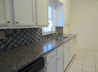 1386 S Perkins Rd, Memphis, TN 38117