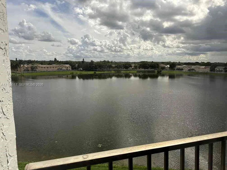 8560 N Sherman Cir #507