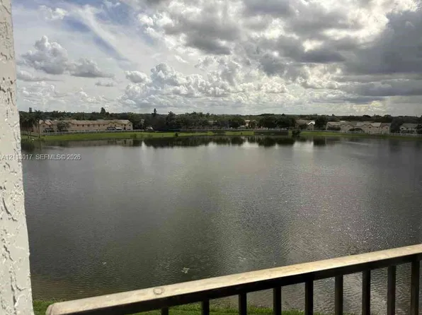 8560 N Sherman Cir APT 507, Hollywood, FL 33025