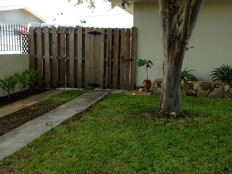SW 51street Miami Fl Side — Photo 12