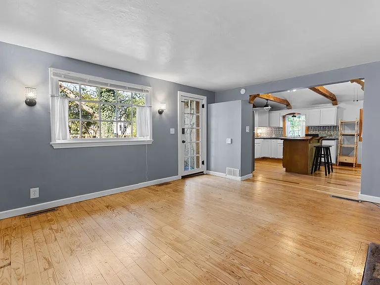 160 Como Ave — Photo 5