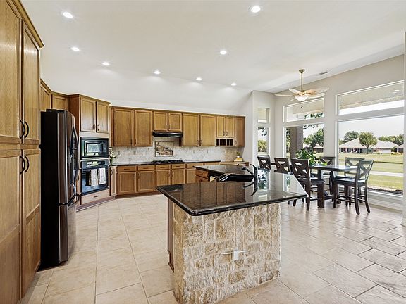 5th image of 9908 Countryside Dr