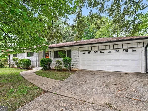 1697 Edinburgh Dr, Tucker, GA 30084