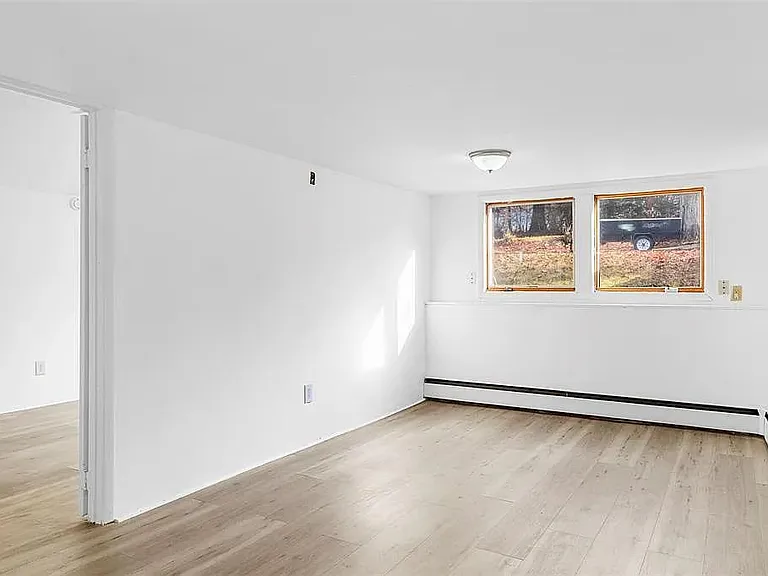 167 N Putt Corners Rd #B — Photo 6