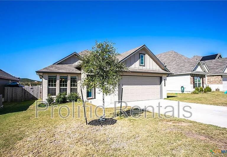 805 Stockdale Rd — Photo 1