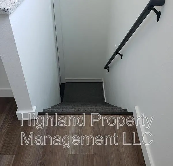 902 NE Colorado St #301 — Photo 12