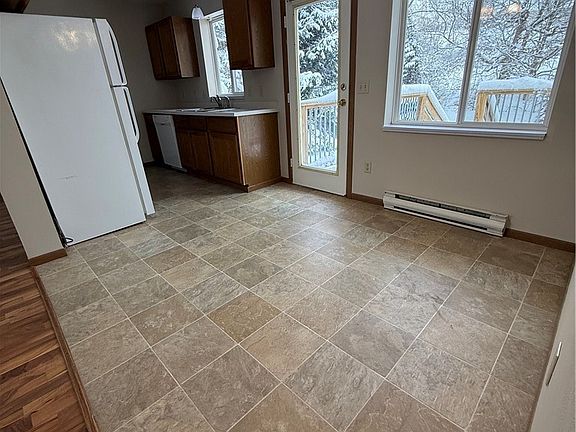 2nd image of 915 28th Avenue N