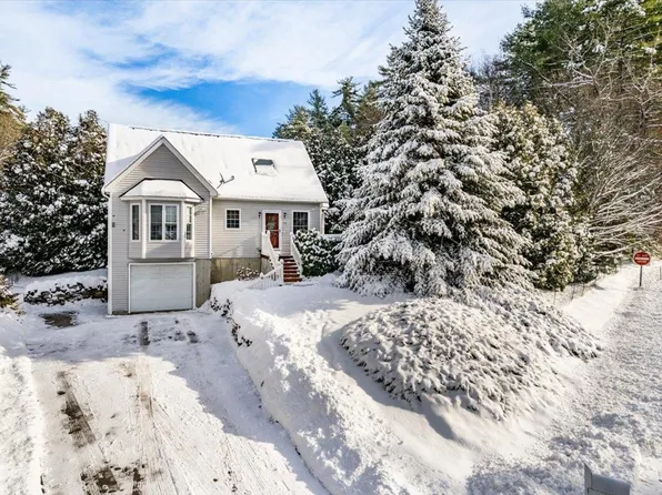 29 Dale Road, Hooksett, NH 03106