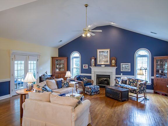 5th image of 3224 St James Drive SE
