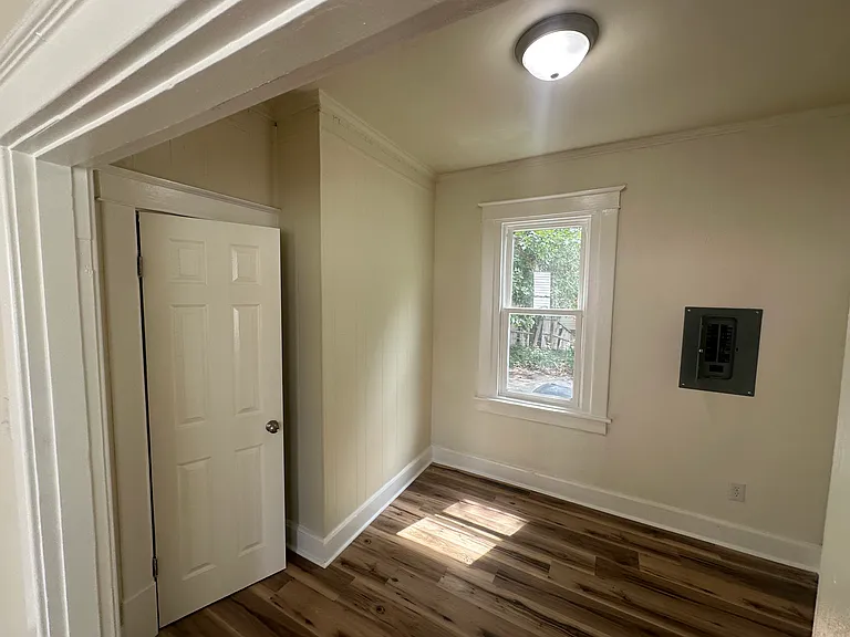 113 Baldwin Ave — Photo 14
