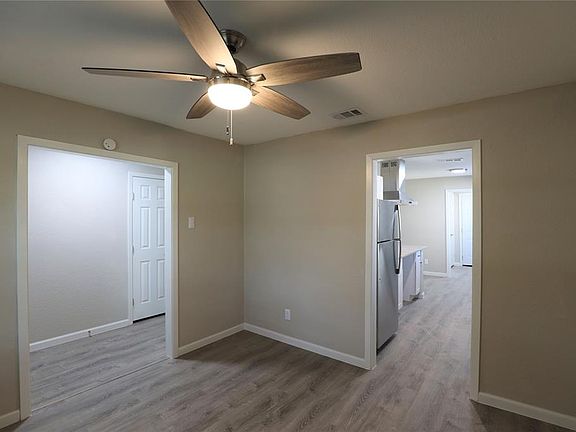 4th image of 3916 Twin Falls St