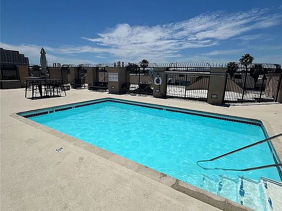 5th image of 640 W 4th St Unit 312