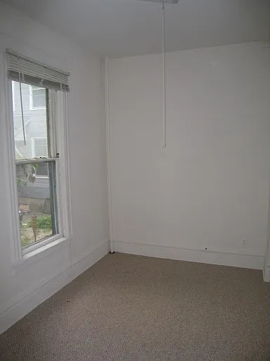 3 bed, 1.0 bath, 1010 sqft, $1,810 — Photo 4