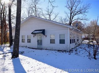 1013 Applewood Dr, Edwards, MO 65326